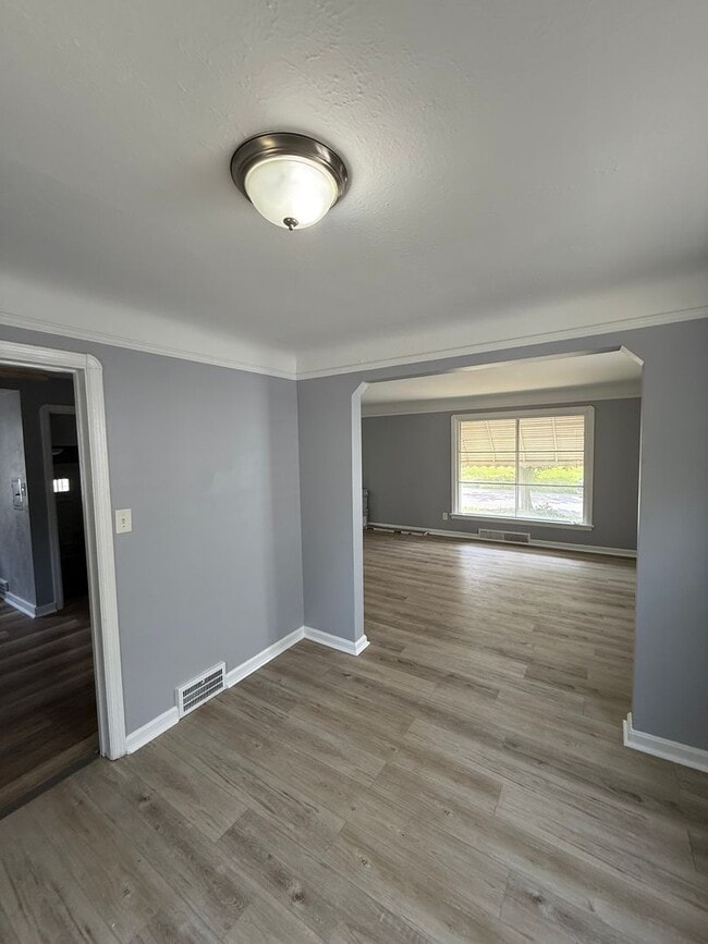 Photo - SECTION 8 AND EDEN ACCEPTED! Newly Renovat...