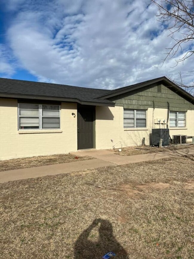Building Photo - 6709 SW Beta Ave Unit 6709 SW Beta,  A