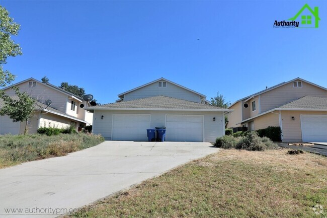 Building Photo - 1747 Laurel Ave Unit A Rental