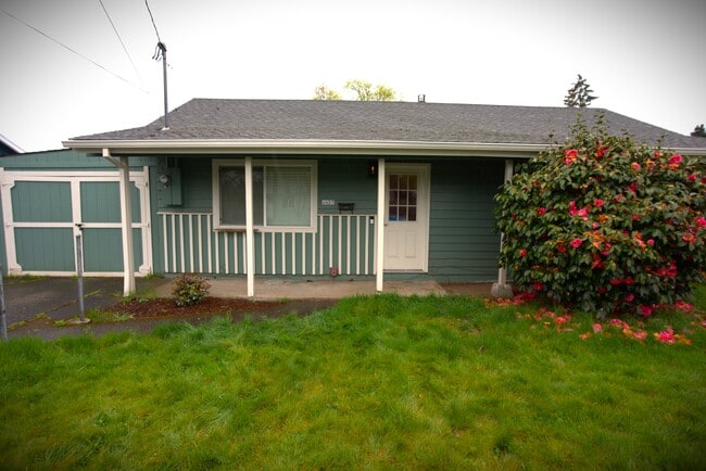 Building Photo - 4627 SE 86th Ct