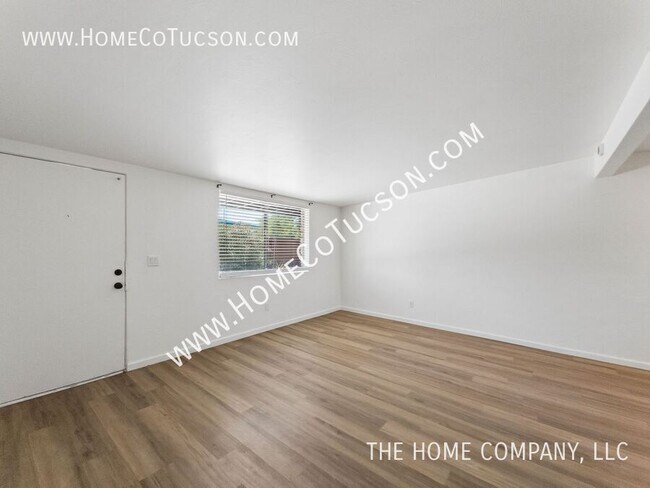 Photo - 4537 E Fairmount St