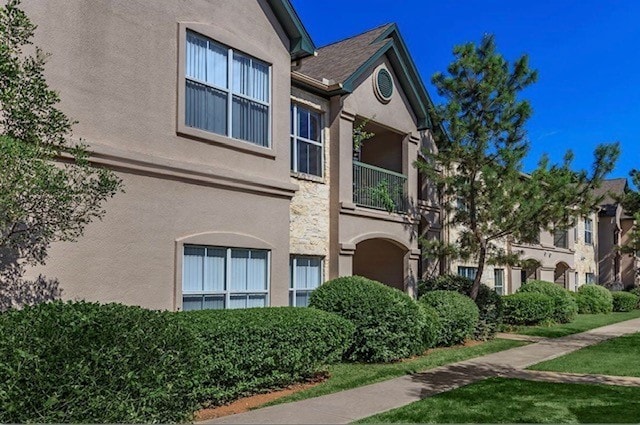 Brentwood Oaks - Brentwood Oaks Apartments