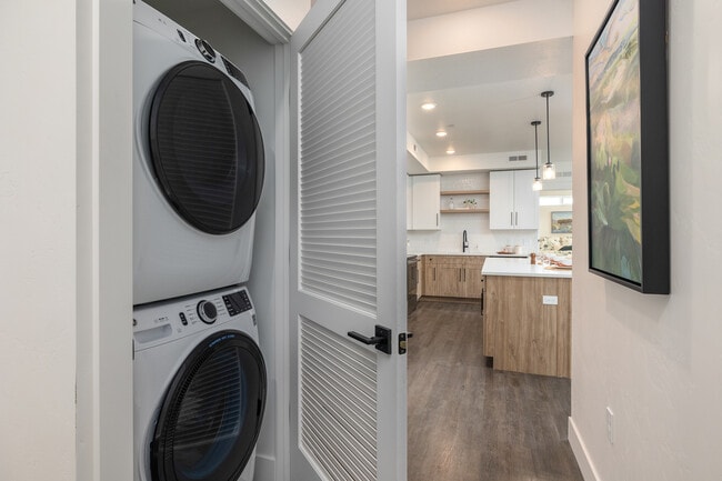 Full sized washer & dryer in all homes!