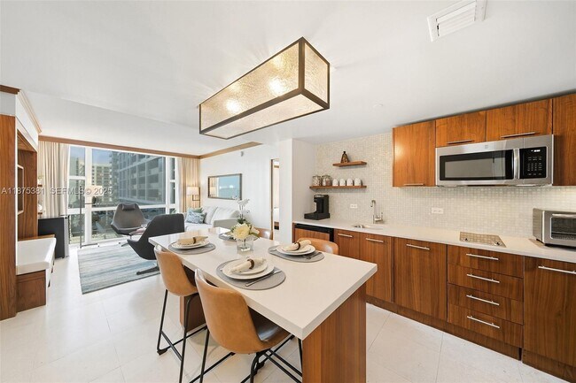 Photo - 6801 Collins Ave Unidad 705