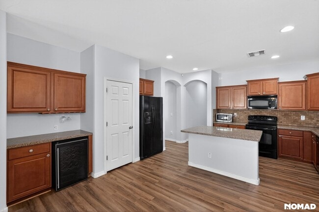 Photo - 2140 W Desert Ln