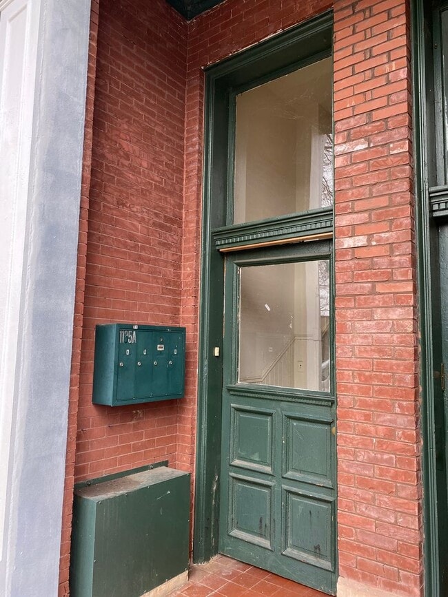 Building Photo - Downtown Apartment