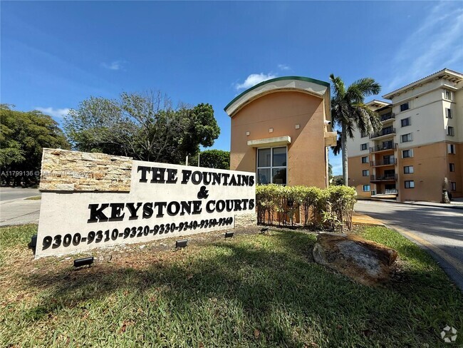 Building Photo - 9310 Fontainebleau Blvd Unit 308 Rental