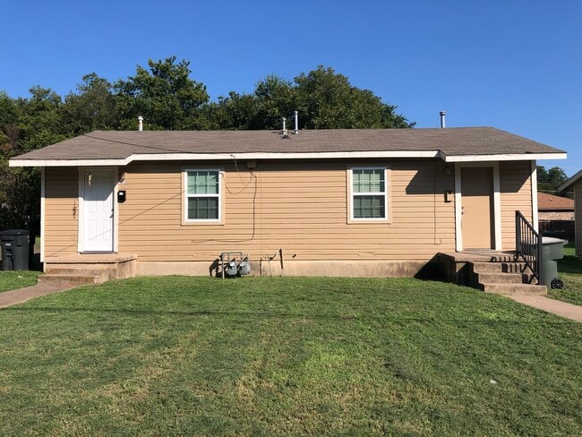 Building Photo - Mulford Multi Family