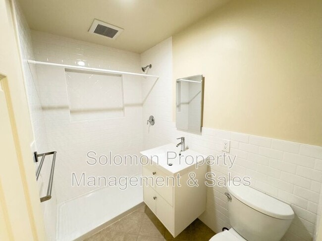 Photo - 515 N Ditmar St