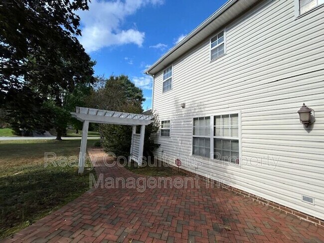 Photo - 600 Summerwalk Rd