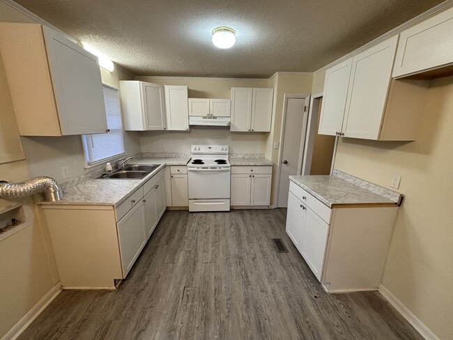 Photo - 280 E Main St