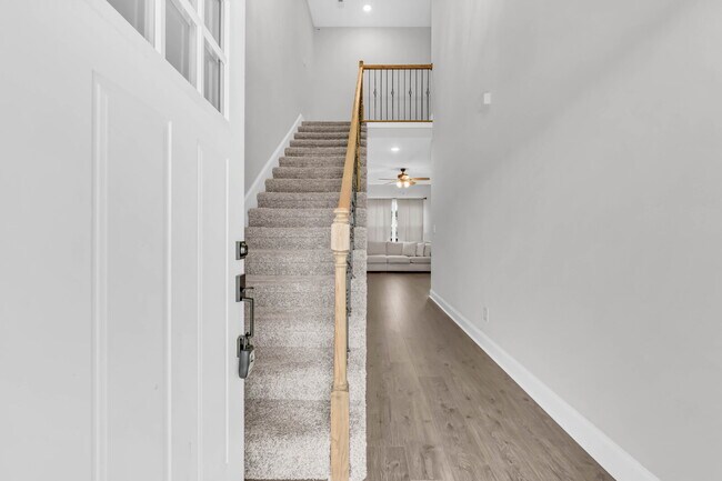 Photo - Beautiful modern home less than 2 years old