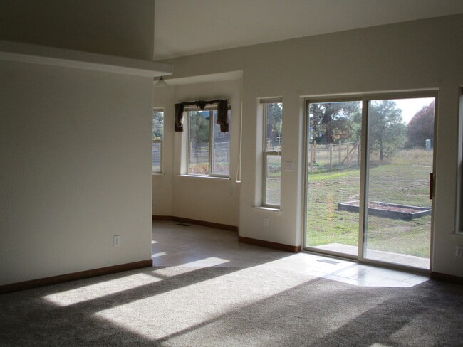 Photo - Unfurnished 3 Bed, 2 Bath Home for Rent in...