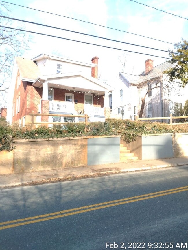Building Photo - 463 14th St NW Unit 1