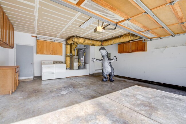 Building Photo - 1013 Woodside Rd