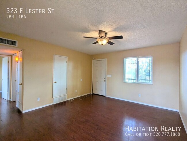 Photo - 323 E Lester St House