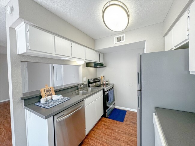 Building Photo - 5830 S Lake Houston Pkwy Unit 256 Rental