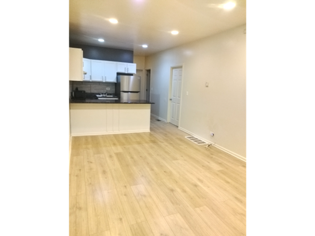 11532 S Yale Ave Unidad 11532 S Yale Ave #1