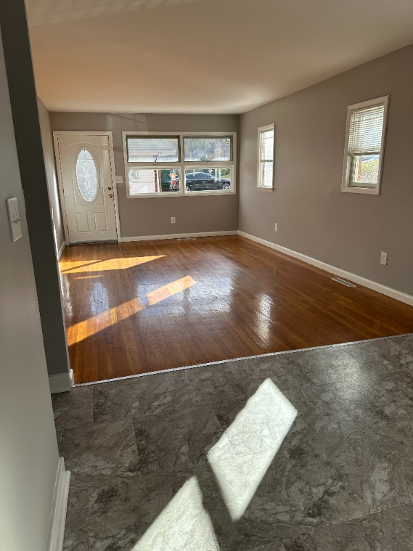 Building Photo - 40 Whitewood Rd