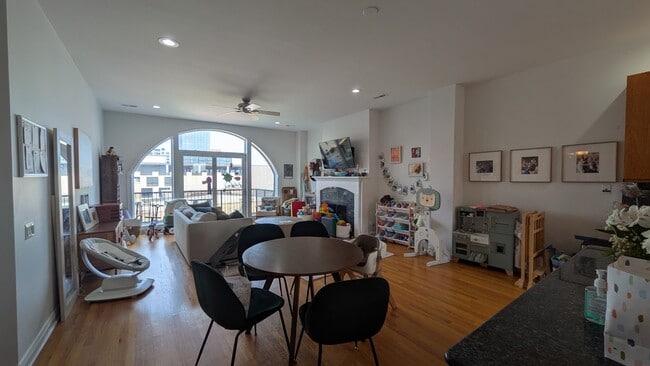 Photo - 1355 W Washington Blvd Unit 6B