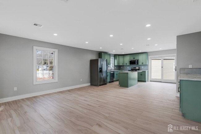 Photo - 20 Louis Ave