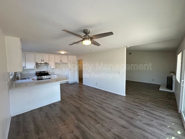 Photo - 823 Aspen St