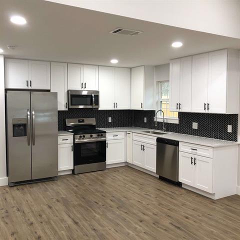 Photo - 700 W Parnell St