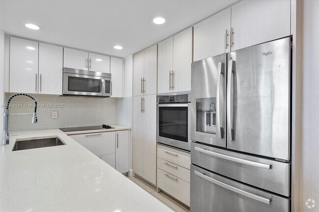 Building Photo - 1250 S Miami Ave Rental