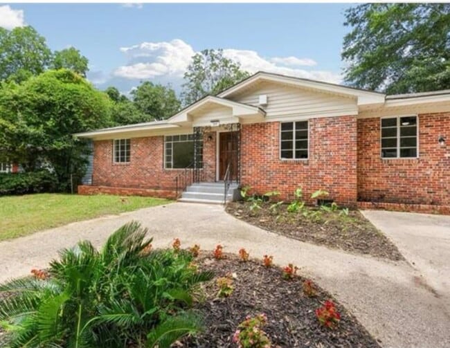 Building Photo - 265 Thrift St