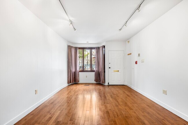 Photo - 532 S 15th St