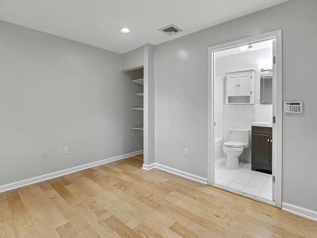 Photo - 275 Hamilton Pl