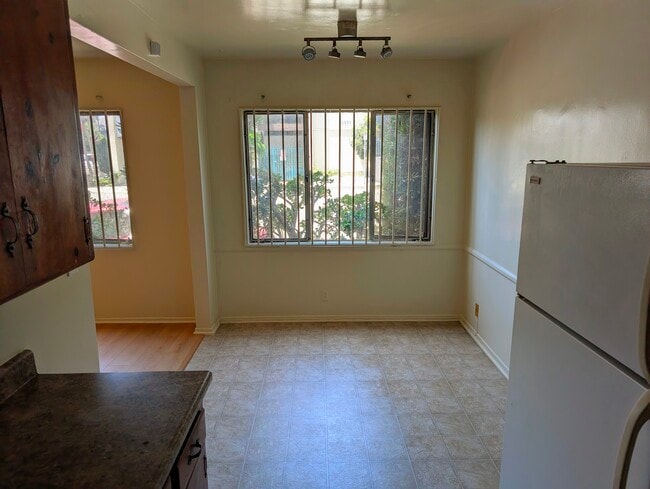 Photo - 10524 Palms Blvd Unidad Great Rental