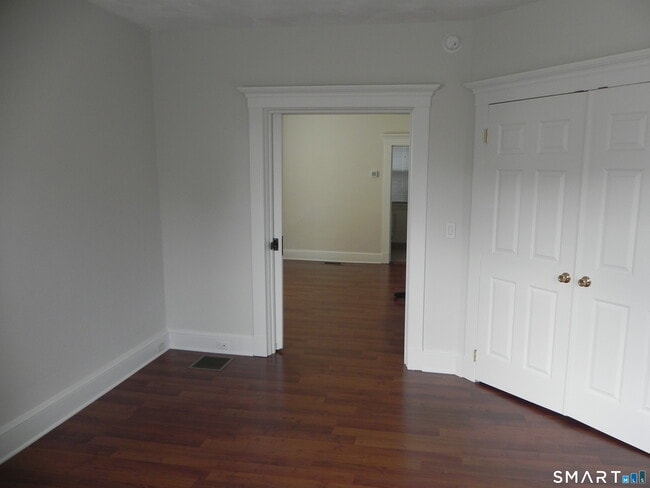 21 Edlie Ave Unit 1