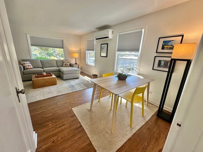 Photo - Cozy 2 bedroom home in Fauntleroy! Availab...