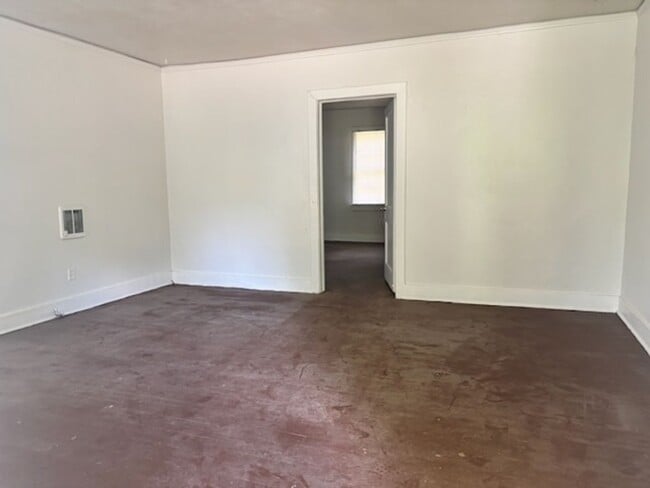 Photo - 320 Heloise St