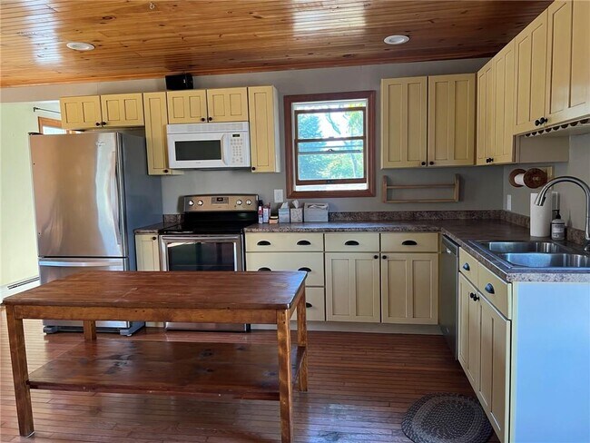 Photo - 104 Howland Ave Unidad 2