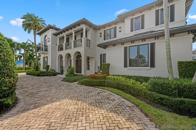 7474 NE Bay Cove Ct