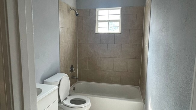 Photo - 6515 Avenue B