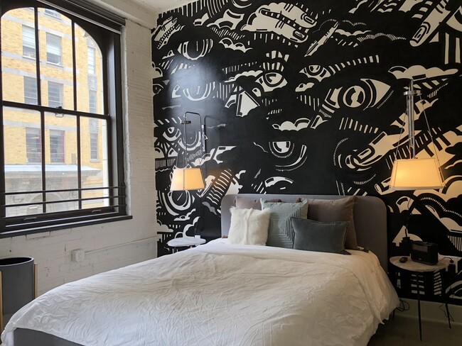 Photo - The Commonwealth