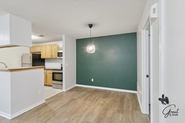 Photo - 313 Marigold Cir