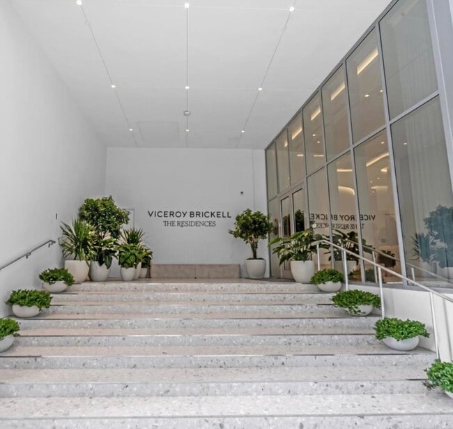 Photo - 77 SE 5th St Unidad 3904