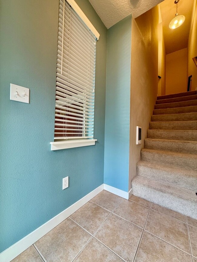 Photo - **FREE TWO WEEKS RENT** Sophisticated Beaverton Townhome with Multiple Floor Spacious Layout- Gre...