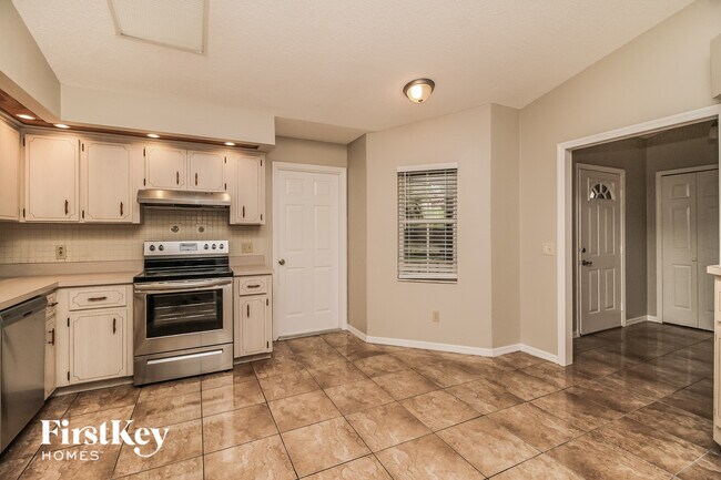 Photo - 1811 E Cooper Dr