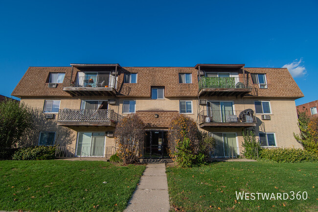 Crestwood 2 bedroom apartment. In unit lau... - Crestwood 2 bedroom apartment. In unit lau... Unit 2SW