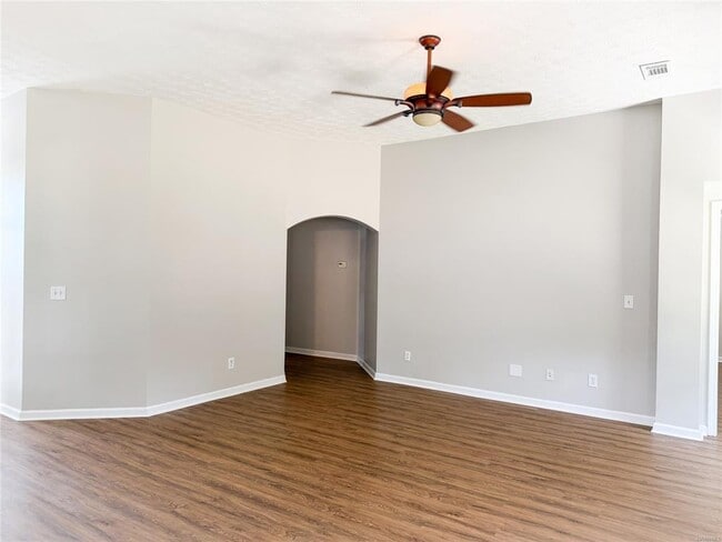 627 Linden Ln