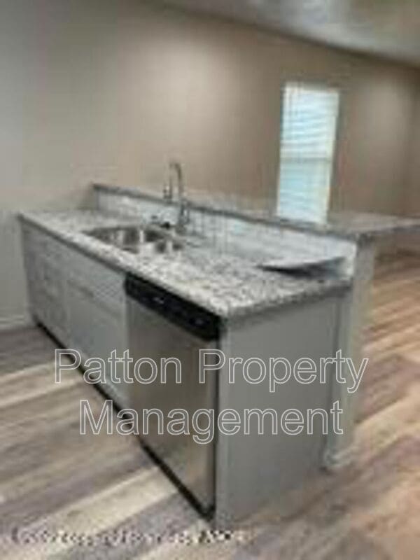 Photo - 102 8th St Unit B