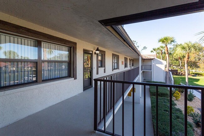 Photo - 5630 Golf Pointe Dr Unit 206