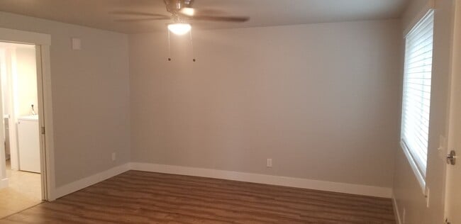 Photo - 1 Bedroom Apartment Available February 1st Unit B