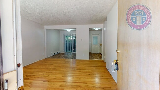 Photo - 3348-3350-3350 SE Taylor St Unit 3350