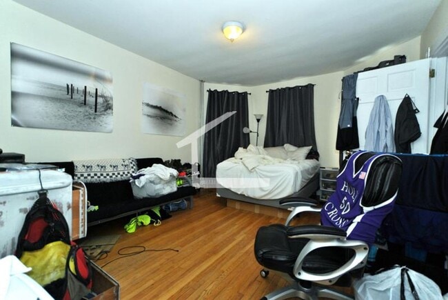 Photo - 243 N Harvard St